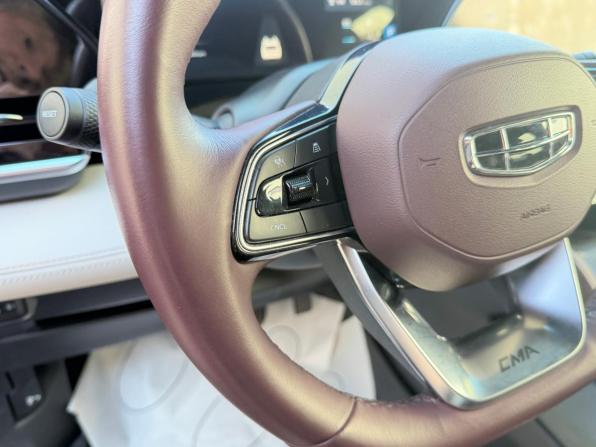 Geely Monjaro I с пробегом 2023 года, цена 3 299 000 рублей, 53500 км, внедорожник, Автокод Объявления