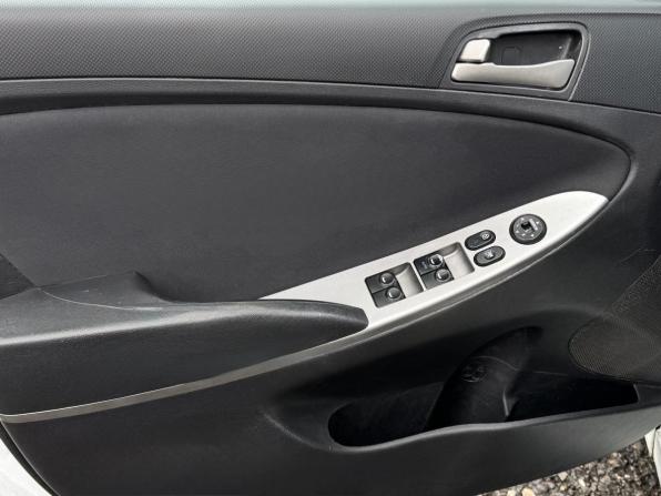 Hyundai Solaris I Рестайлинг с пробегом 2016 года, цена 894 000 рублей, 206534 км, седан, Автокод Объявления