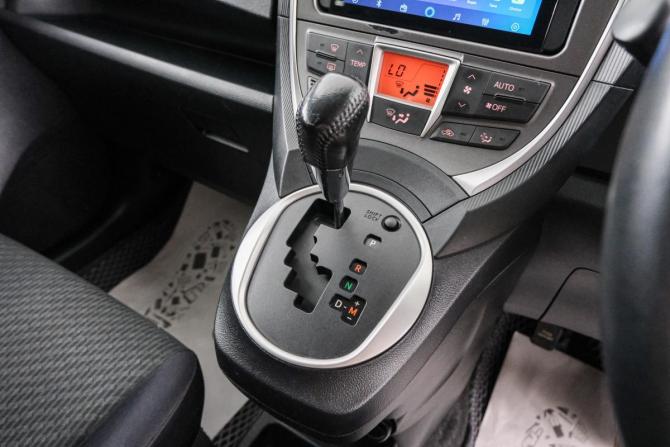 Toyota Ractis II с пробегом 2011 года, цена 849 000 рублей, 165074 км, хэтчбек, Автокод Объявления