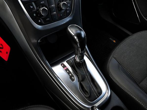 Opel Astra J с пробегом 2011 года, цена 679 000 рублей, 166493 км, хэтчбек, Автокод Объявления