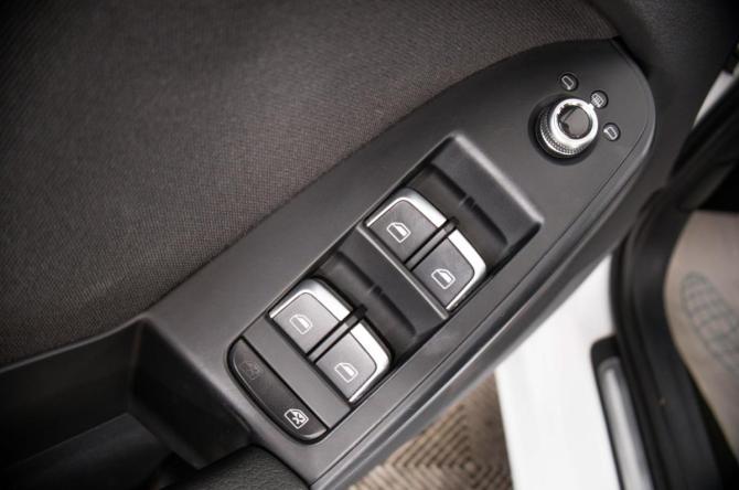 Audi A4 IV (B8) Рестайлинг с пробегом 2012 года, цена 1 199 000 рублей, 254000 км, седан, Автокод Объявления
