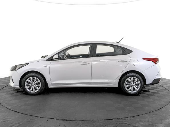 Hyundai Solaris II Рестайлинг с пробегом 2022 года, цена 1 570 000 рублей, 53090 км, седан, Автокод Объявления