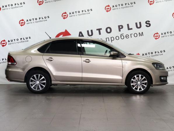 Volkswagen Polo V Рестайлинг с пробегом 2016 года, цена 1 349 000 рублей, 88000 км, седан, Автокод Объявления