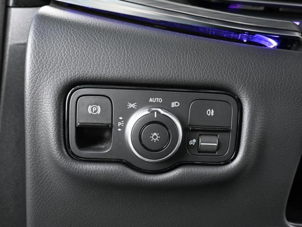 Mercedes-Benz V-Класс III (W447) Рестайлинг 2 с пробегом 2025 года, цена 12 499 000 рублей, 20685 км, минивэн, Автокод Объявления