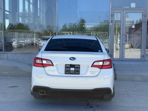 Subaru Legacy VI Рестайлинг с пробегом 2018 года, цена 1 680 000 рублей, 195687 км, седан, Автокод Объявления