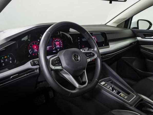 Volkswagen Golf VIII с пробегом 2022 года, цена 2 699 000 рублей, 76870 км, хэтчбек, Автокод Объявления
