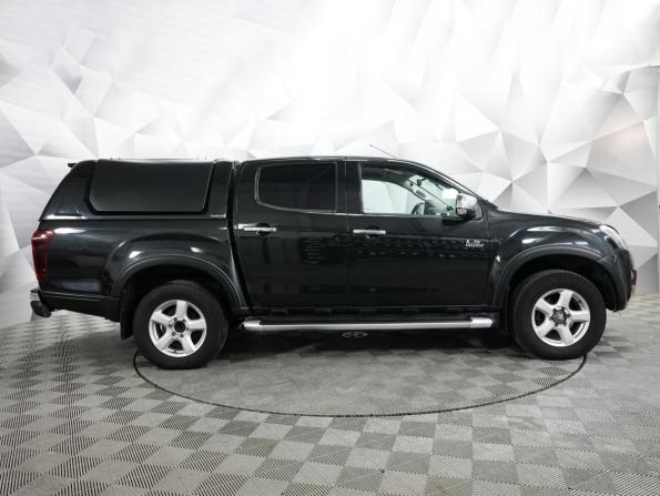 Isuzu D-Max II с пробегом 2016 года, цена 2 280 000 рублей, 107000 км, пикап, Автокод Объявления