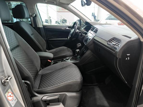 Volkswagen Tiguan II с пробегом 2018 года, цена 2 850 000 рублей, 130817 км, внедорожник, Автокод Объявления