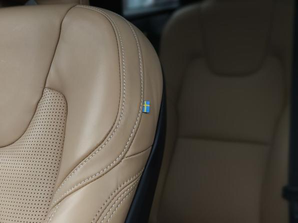 Volvo XC60 II Рестайлинг с пробегом 2024 года, цена 6 630 000 рублей, 30990 км, внедорожник, Автокод Объявления