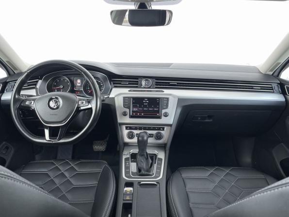 Volkswagen Passat B8 с пробегом 2016 года, цена 1 698 000 рублей, 150611 км, седан, Автокод Объявления