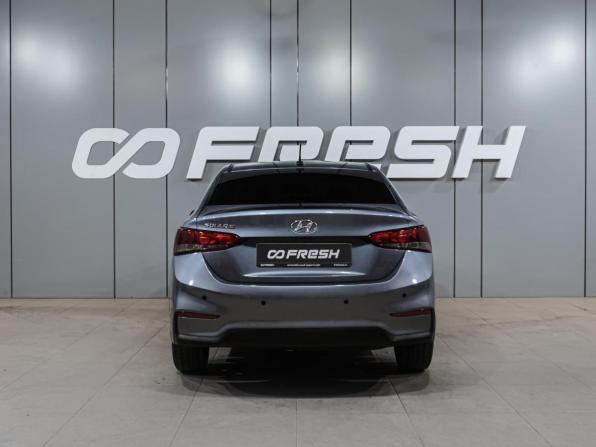 Hyundai Solaris II с пробегом 2017 года, цена 1 009 000 рублей, 88523 км, седан, Автокод Объявления