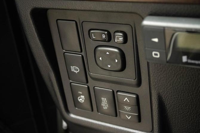 Toyota Land Cruiser Prado 150 Series Рестайлинг 1 с пробегом 2017 года, цена 3 849 000 рублей, 220113 км, внедорожник, Автокод Объявления