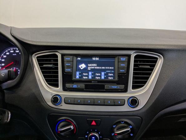 Hyundai Solaris II Рестайлинг с пробегом 2022 года, цена 1 605 000 рублей, 83964 км, седан, Автокод Объявления