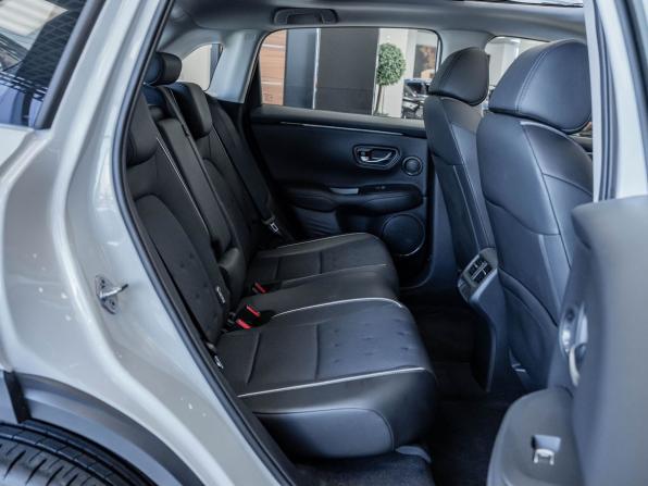 Honda ZR-V с пробегом 2022 года, цена 3 490 000 рублей, 30 км, внедорожник, Автокод Объявления