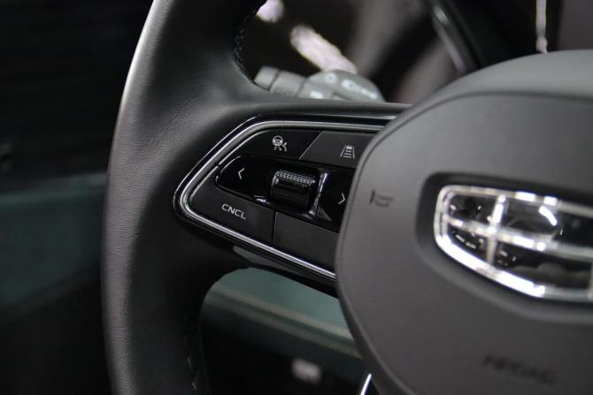 Geely Monjaro I с пробегом 2023 года, цена 3 295 950 рублей, 62130 км, внедорожник, Автокод Объявления