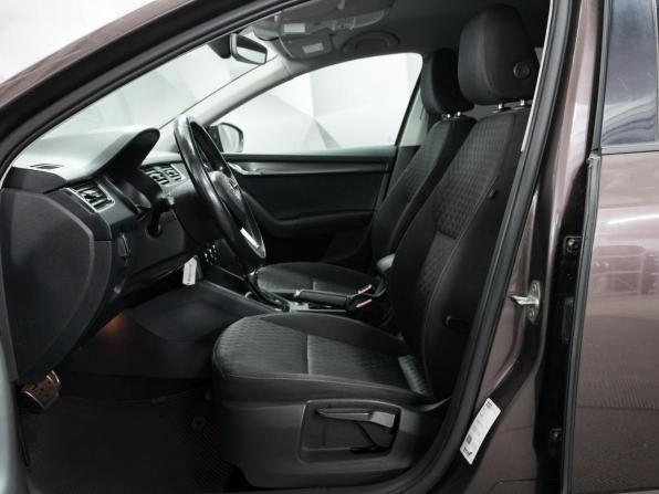 Skoda Octavia III (A7) Рестайлинг с пробегом 2018 года, цена 1 818 000 рублей, 142331 км, лифтбек, Автокод Объявления