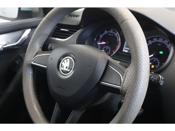 Skoda Octavia III (A7) Рестайлинг с пробегом 2018 года, цена 1 219 600 рублей, 217600 км, лифтбек, Автокод Объявления