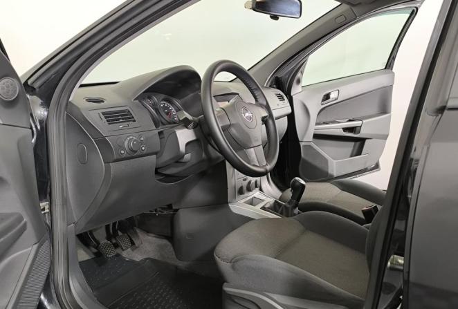 Opel Astra H Рестайлинг с пробегом 2013 года, цена 760 000 рублей, 35140 км, седан, Автокод Объявления
