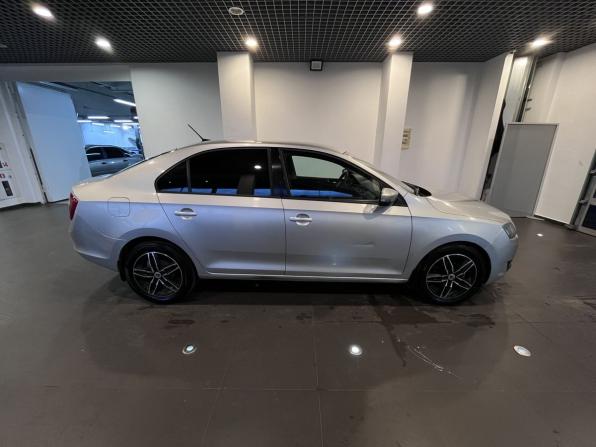 Skoda Rapid I Рестайлинг с пробегом 2018 года, цена 1 093 000 рублей, 201030 км, лифтбек, Автокод Объявления