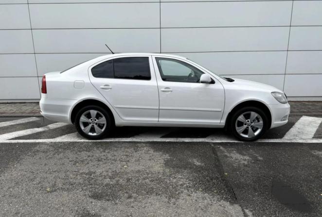 Skoda Octavia II (A5) Рестайлинг с пробегом 2012 года, цена 990 000 рублей, 123600 км, лифтбек, Автокод Объявления