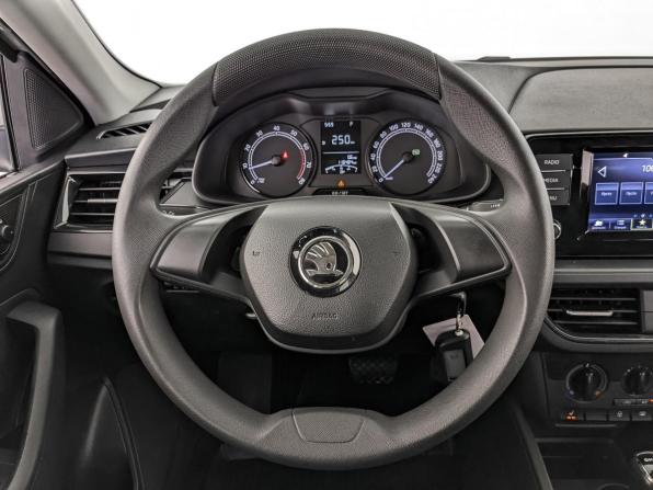 Skoda Rapid II с пробегом 2021 года, цена 1 360 000 рублей, 118485 км, лифтбек, Автокод Объявления
