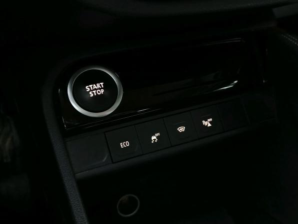 Renault Kaptur I Рестайлинг с пробегом 2021 года, цена 1 200 000 рублей, 144041 км, внедорожник, Автокод Объявления