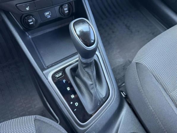 Hyundai Solaris II с пробегом 2019 года, цена 1 340 000 рублей, 68090 км, седан, Автокод Объявления