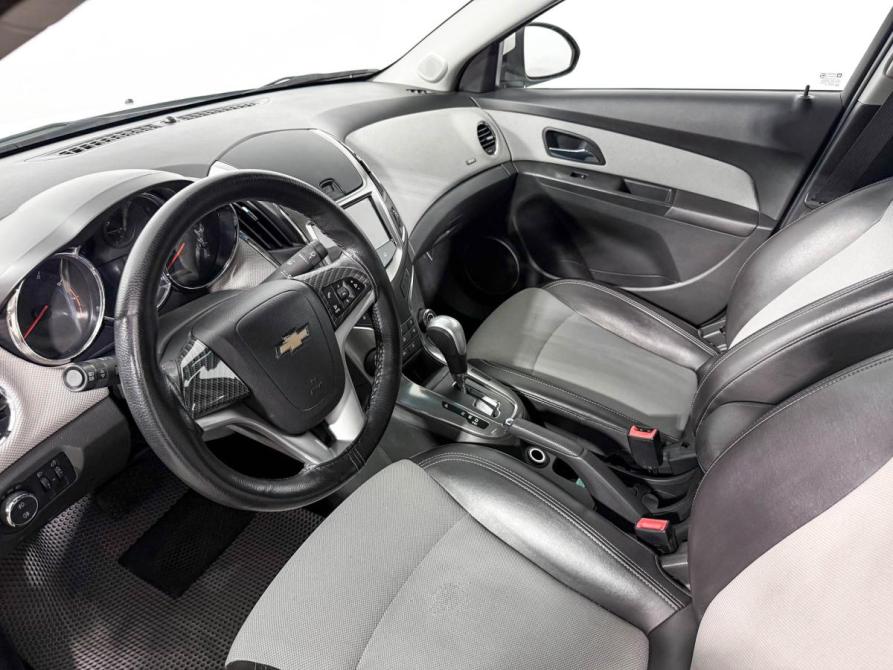 Chevrolet Cruze I Рестайлинг Санкт-Петербург  - изображение 9
