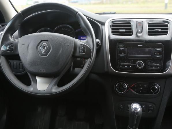 Renault Sandero II с пробегом 2017 года, цена 790 000 рублей, 182000 км, хэтчбек, Автокод Объявления