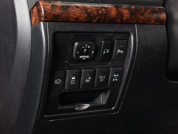 Toyota Land Cruiser 200 Series Рестайлинг 1 с пробегом 2015 года, цена 4 299 995 рублей, 179959 км, внедорожник, Автокод Объявления