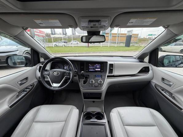 Toyota Sienna III Рестайлинг 2 с пробегом 2019 года, цена 3 275 000 рублей, 156636 км, минивэн, Автокод Объявления