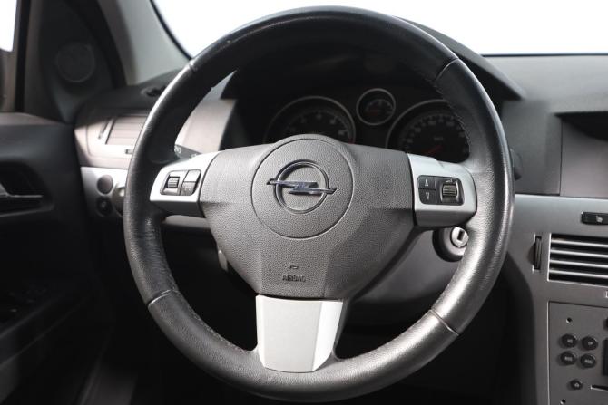 Opel Astra H Рестайлинг с пробегом 2013 года, цена 899 000 рублей, 108100 км, универсал, Автокод Объявления