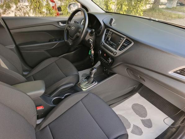 Hyundai Solaris II с пробегом 2019 года, цена 1 230 000 рублей, 182180 км, седан, Автокод Объявления
