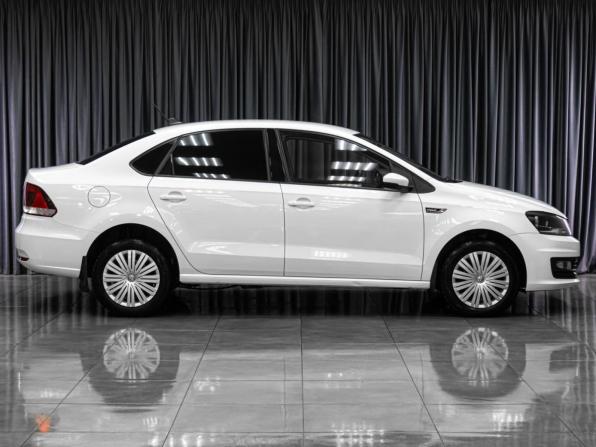 Volkswagen Polo V Рестайлинг с пробегом 2018 года, цена 1 364 000 рублей, 119310 км, седан, Автокод Объявления