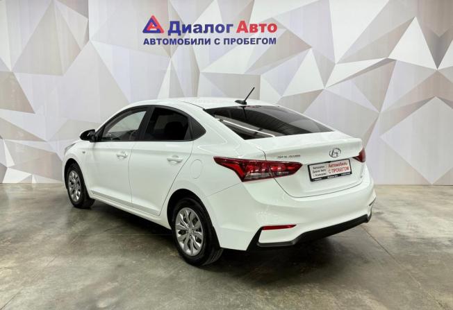 Hyundai Solaris II с пробегом 2017 года, цена 1 180 000 рублей, 159000 км, седан, Автокод Объявления