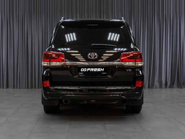 Toyota Land Cruiser 200 Series Рестайлинг 2 с пробегом 2016 года, цена 5 779 000 рублей, 113203 км, внедорожник, Автокод Объявления