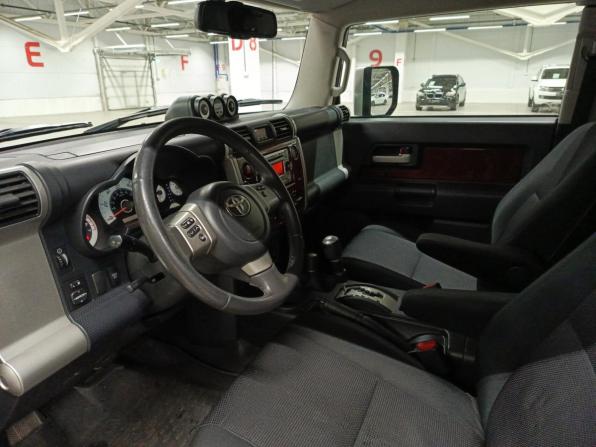 Toyota FJ Cruiser с пробегом 2011 года, цена 3 350 000 рублей, 192501 км, внедорожник, Автокод Объявления