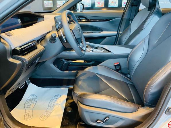 Changan UNI-V I с пробегом 2023 года, цена 2 350 000 рублей, 9530 км, лифтбек, Автокод Объявления