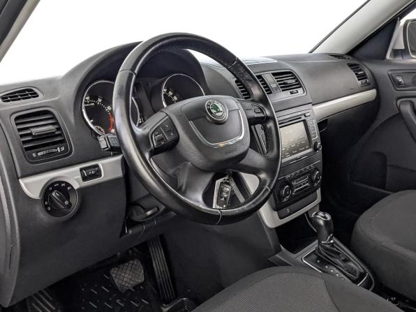 Skoda Yeti I с пробегом 2013 года, цена 1 295 000 рублей, 51124 км, внедорожник, Автокод Объявления