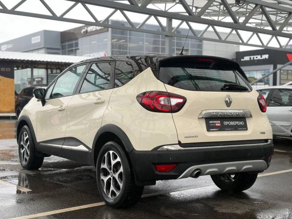 Renault Kaptur I с пробегом 2017 года, цена 1 125 000 рублей, 202000 км, внедорожник, Автокод Объявления