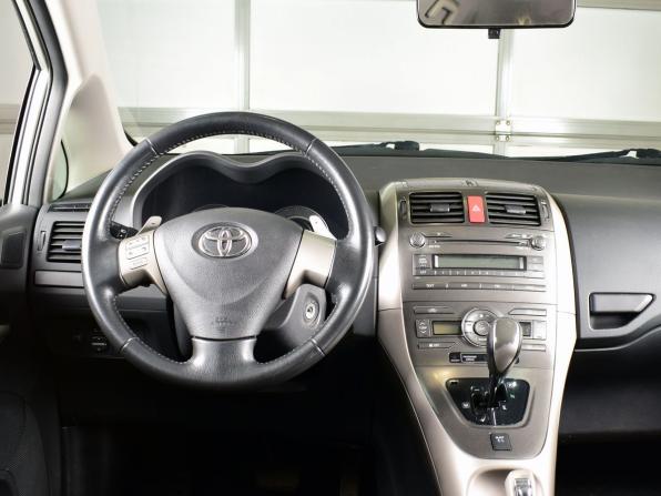 Toyota Auris I с пробегом 2007 года, цена 649 999 рублей, 109755 км, хэтчбек, Автокод Объявления