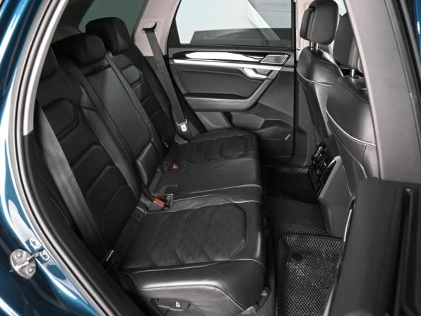 Volkswagen Touareg III с пробегом 2018 года, цена 4 649 000 рублей, 180111 км, внедорожник, Автокод Объявления