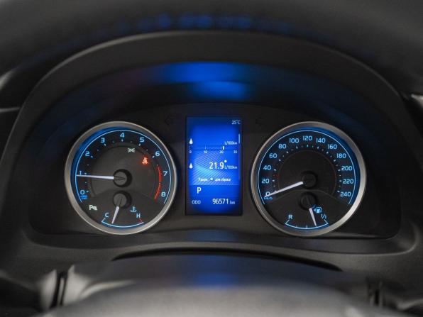 Toyota Corolla XI (E160 E170 E180) Рестайлинг 1 с пробегом 2017 года, цена 1 900 000 рублей, 96500 км, седан, Автокод Объявления