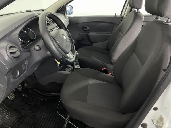 Renault Logan II с пробегом 2017 года, цена 780 000 рублей, 76206 км, седан, Автокод Объявления