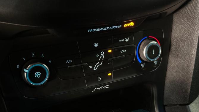 Ford Focus III Рестайлинг с пробегом 2015 года, цена 950 000 рублей, 161933 км, седан, Автокод Объявления