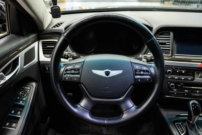 Hyundai Genesis II с пробегом 2014 года, цена 1 319 000 рублей, 483674 км, седан, Автокод Объявления