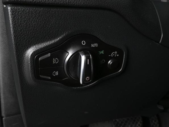Audi Q5 I (8R) с пробегом 2009 года, цена 1 229 000 рублей, 308152 км, внедорожник, Автокод Объявления
