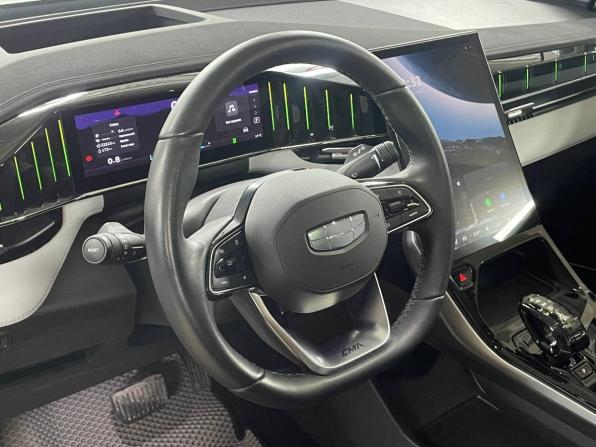 Geely Atlas II с пробегом 2024 года, цена 3 149 000 рублей, 22000 км, внедорожник, Автокод Объявления