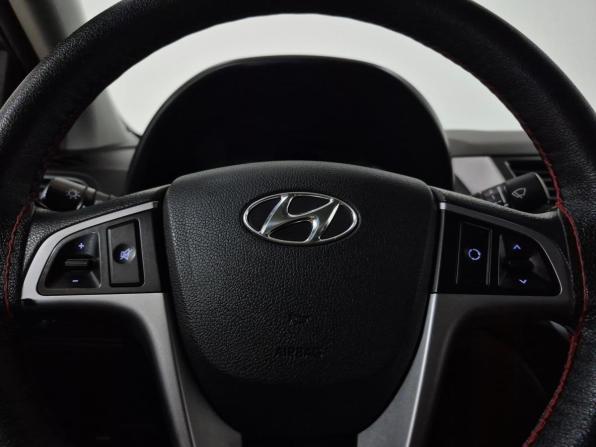 Hyundai Solaris I Рестайлинг с пробегом 2016 года, цена 1 020 000 рублей, 122100 км, седан, Автокод Объявления