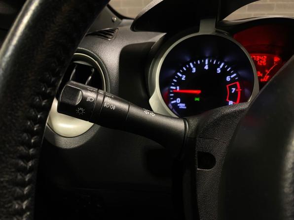 Nissan Juke I с пробегом 2012 года, цена 900 000 рублей, 247341 км, внедорожник, Автокод Объявления